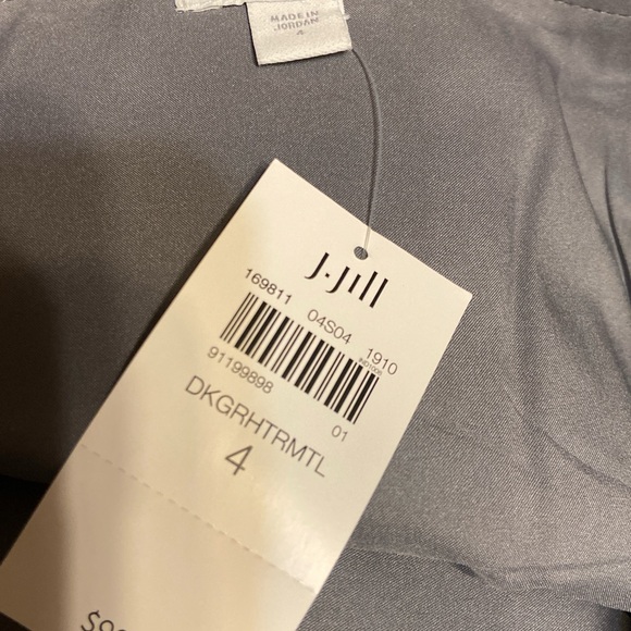 J. Jill Green Gray Wrap Midi Skirt
BIN #4 - Picture 3 of 6